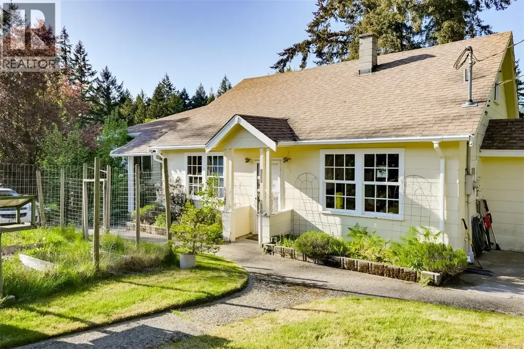 2035 Herd Rd, Duncan