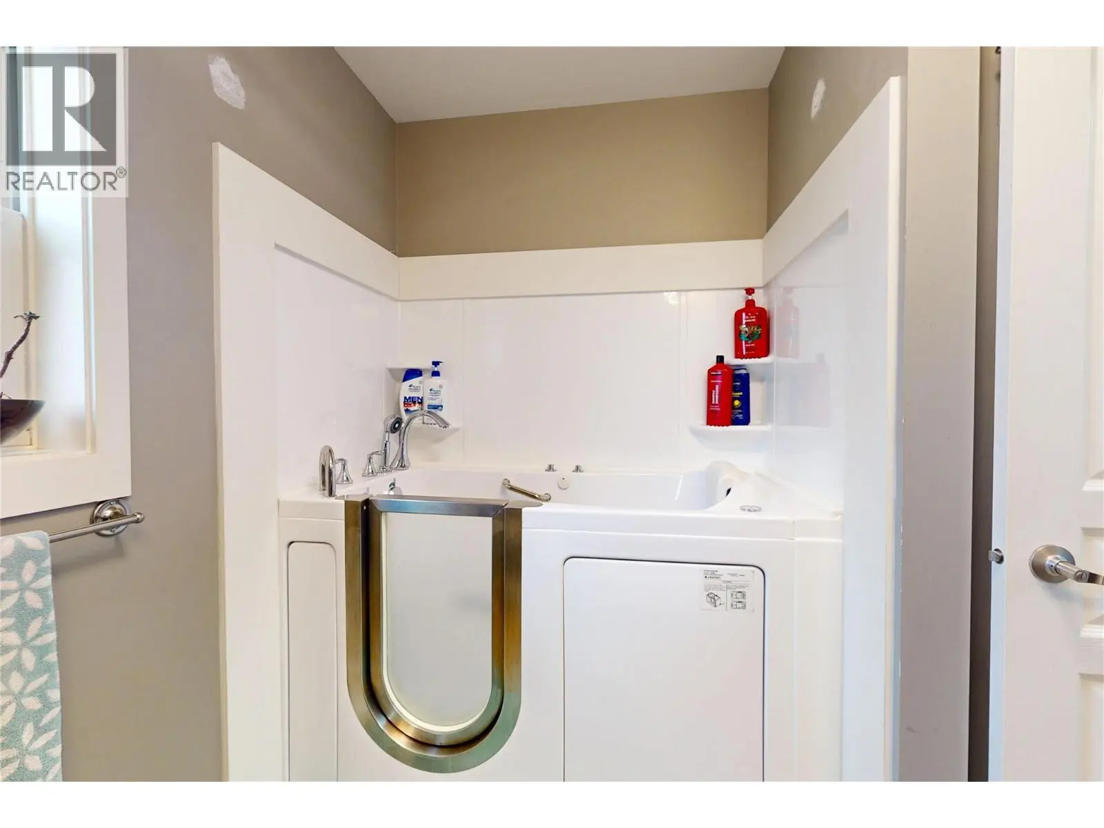 8945 Hwy 97n Unit# 69. Kelowna, British Columbia