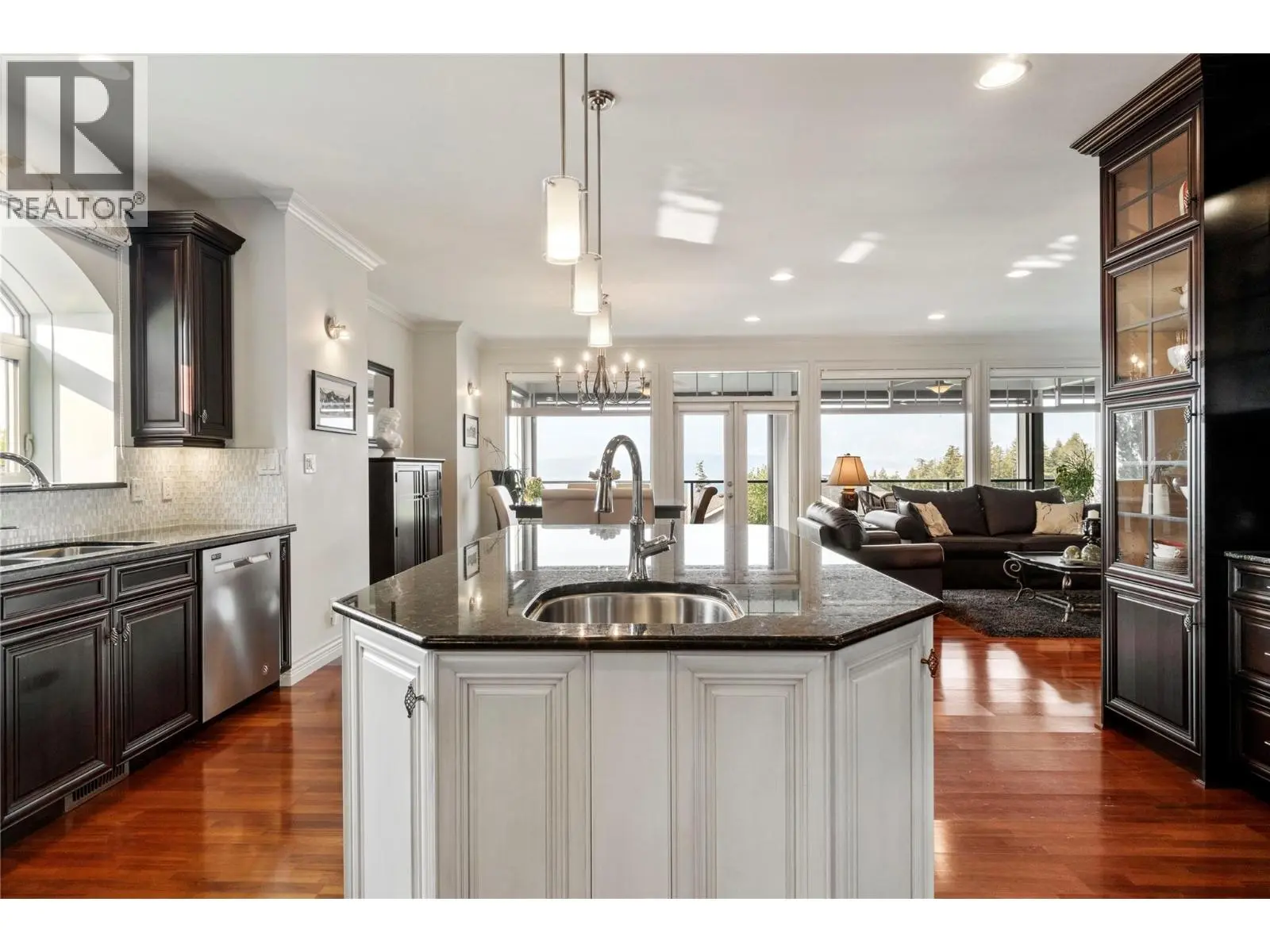 2990 20 Street Ne Unit# 33. Salmon Arm, British Columbia