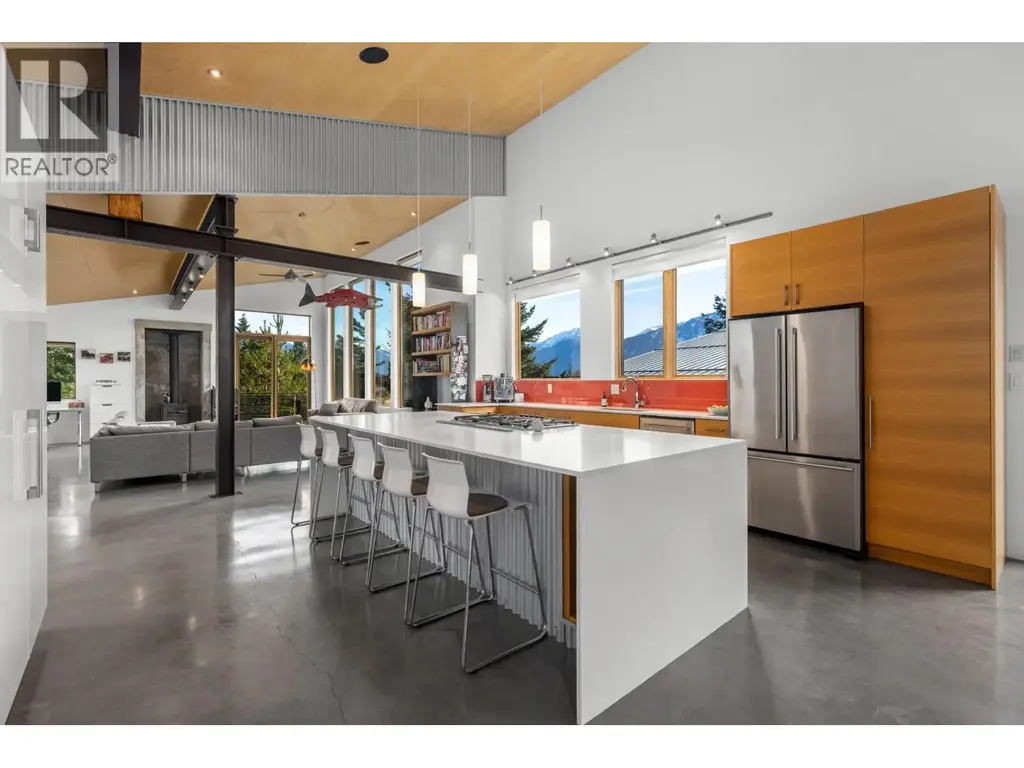7465 Dogwood Street, Pemberton