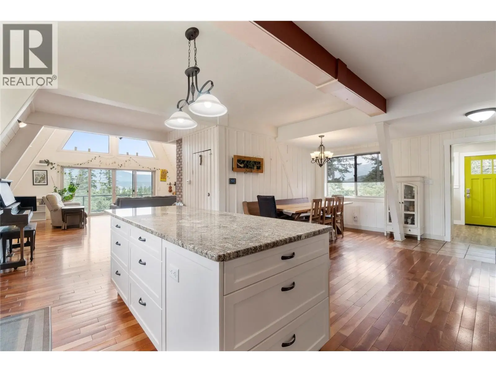 6551 40 Street Nw. Salmon Arm, British Columbia
