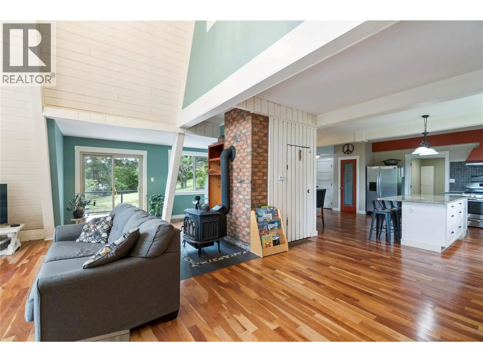 6551 40 Street Nw. Salmon Arm, British Columbia