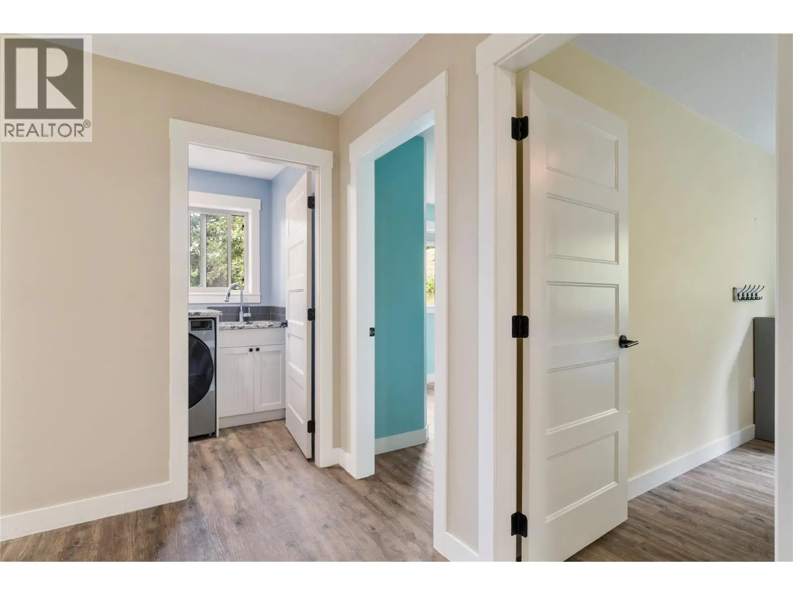 6551 40 Street Nw. Salmon Arm, British Columbia