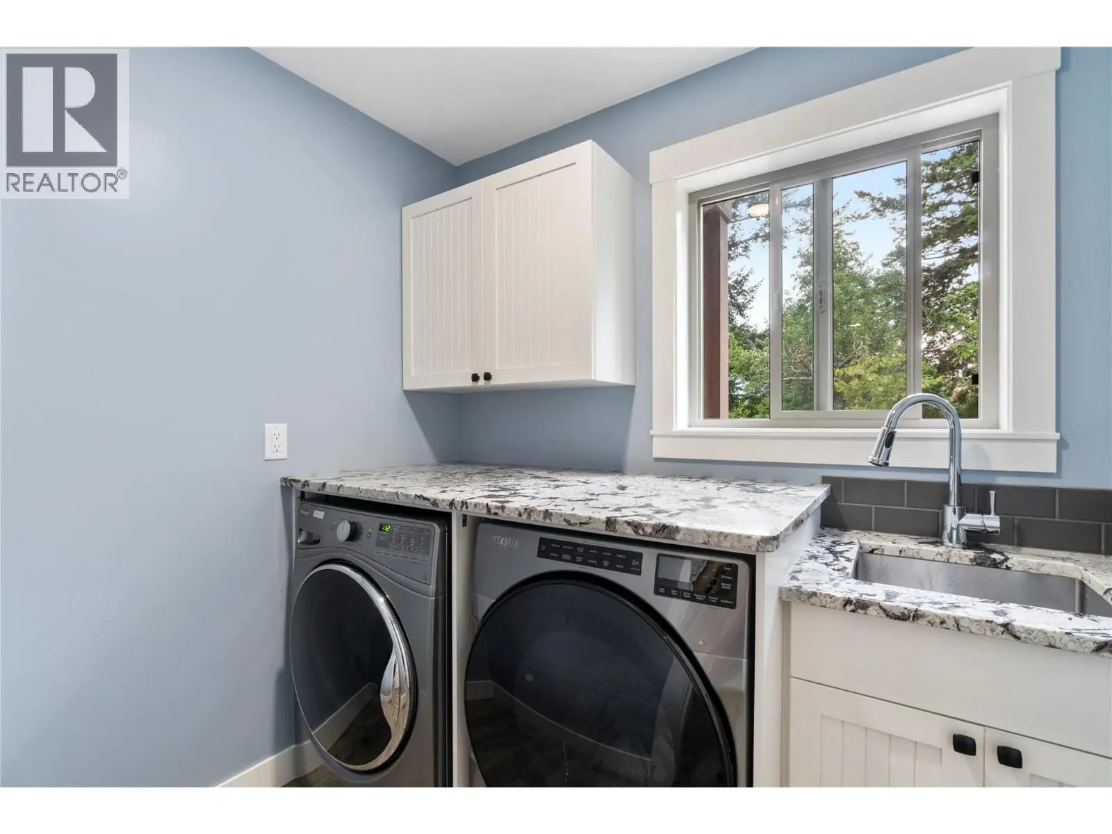 6551 40 Street Nw. Salmon Arm, British Columbia