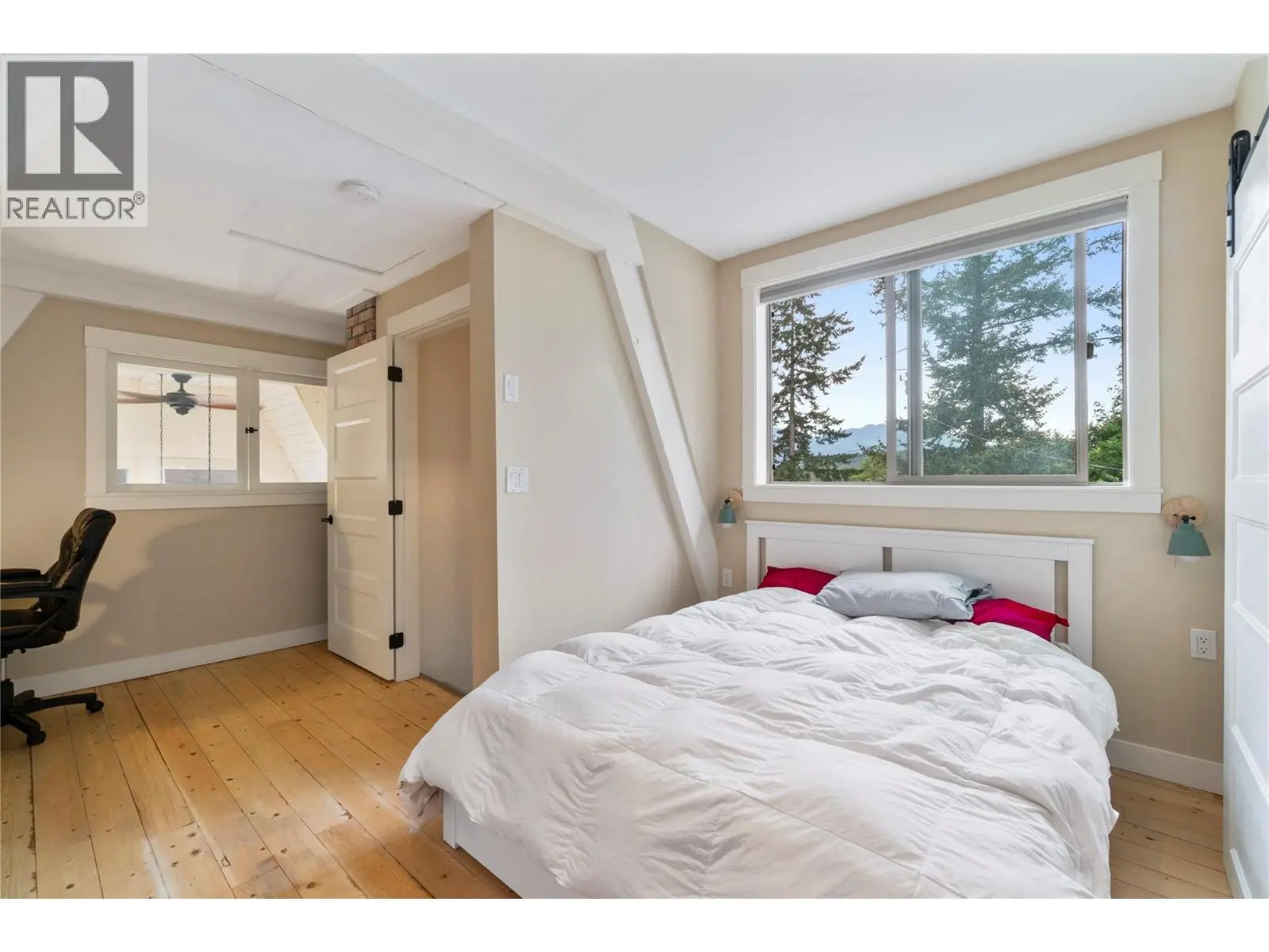 6551 40 Street Nw. Salmon Arm, British Columbia