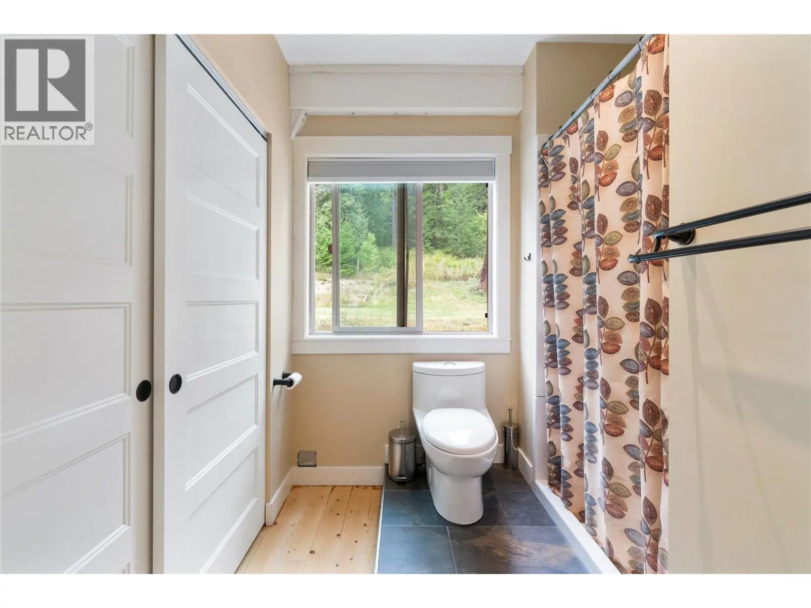6551 40 Street Nw. Salmon Arm, British Columbia