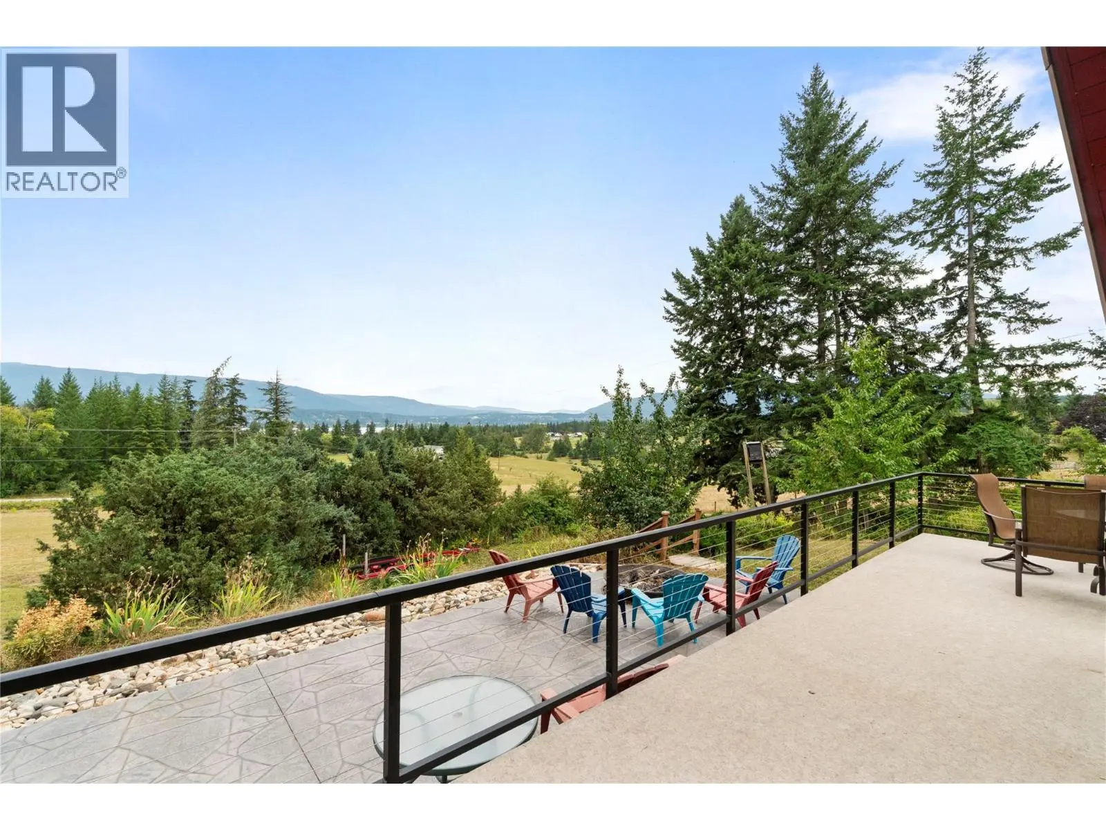 6551 40 Street Nw. Salmon Arm, British Columbia
