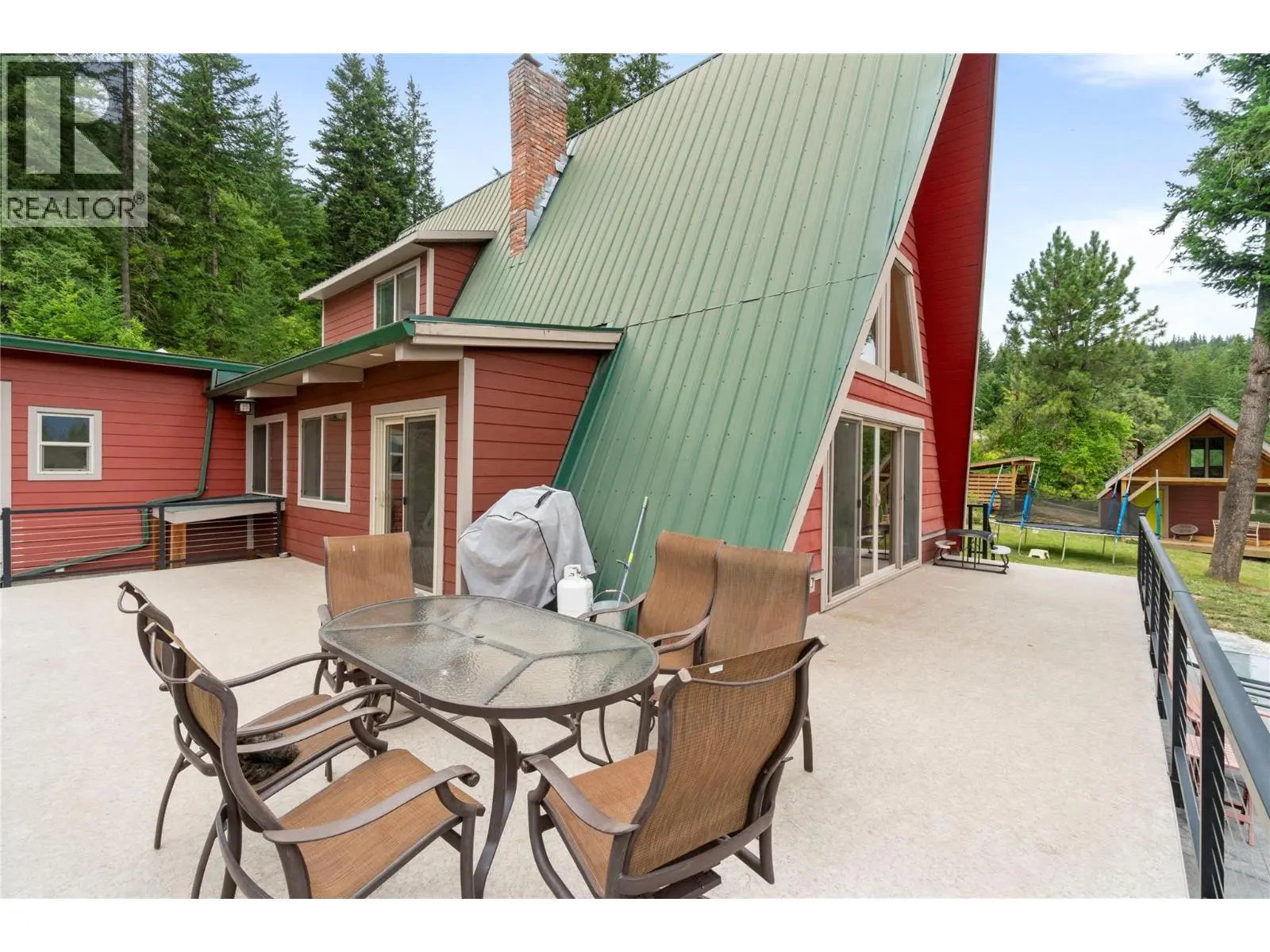 6551 40 Street Nw. Salmon Arm, British Columbia