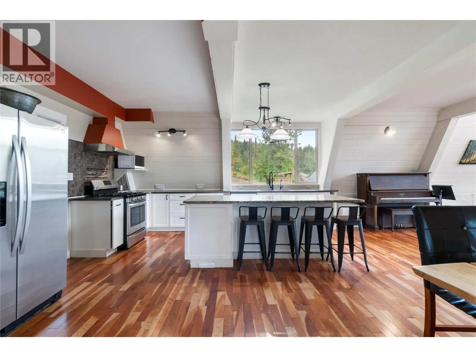 6551 40 Street Nw. Salmon Arm, British Columbia