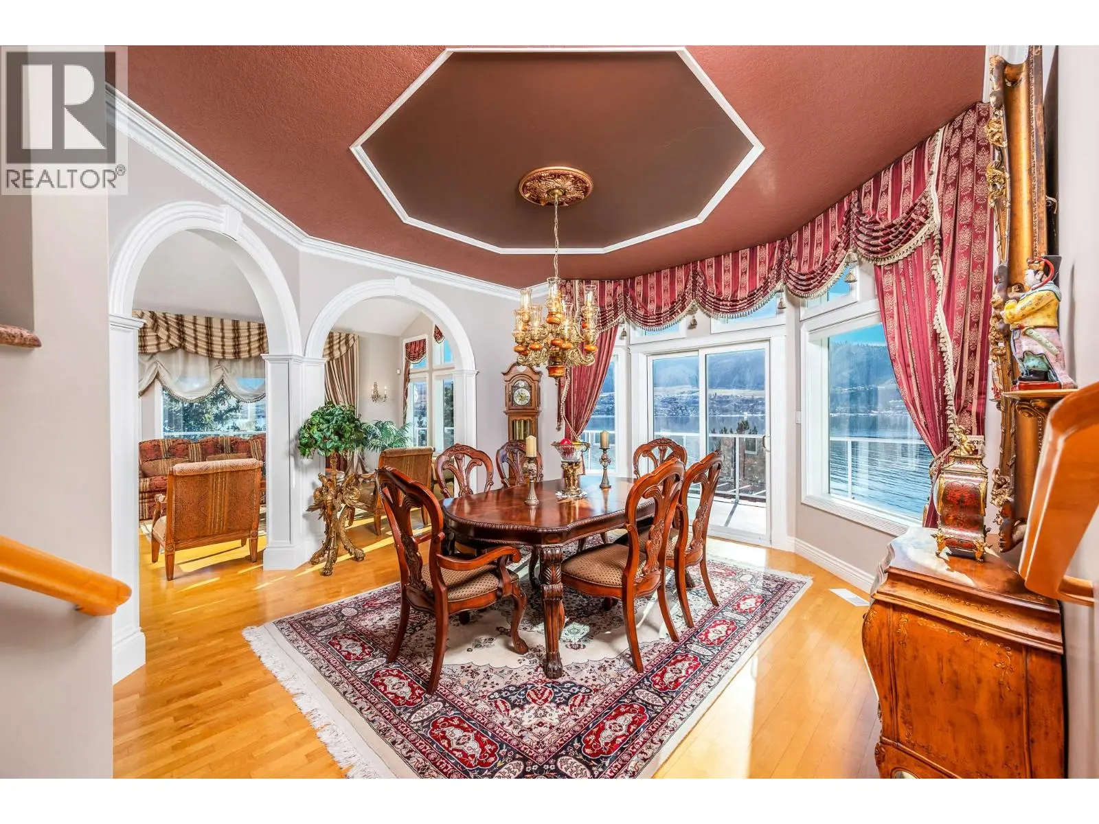 7504 Kennedy Lane. Vernon, British Columbia