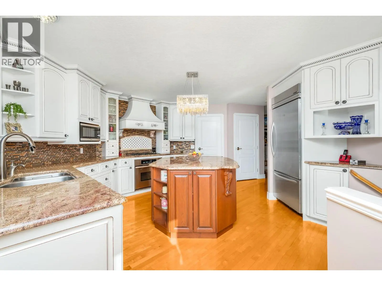 7504 Kennedy Lane. Vernon, British Columbia