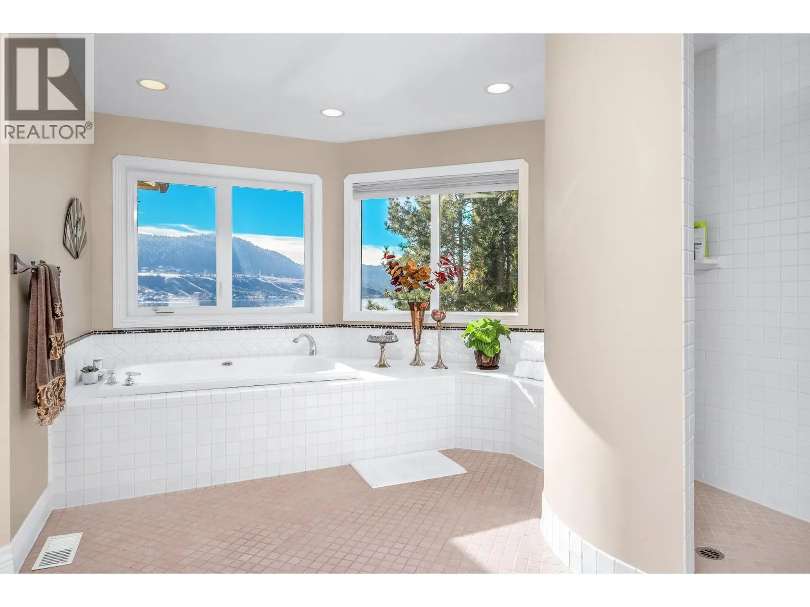 7504 Kennedy Lane. Vernon, British Columbia