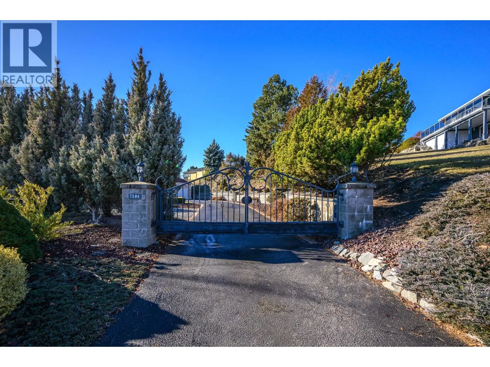 7504 Kennedy Lane. Vernon, British Columbia