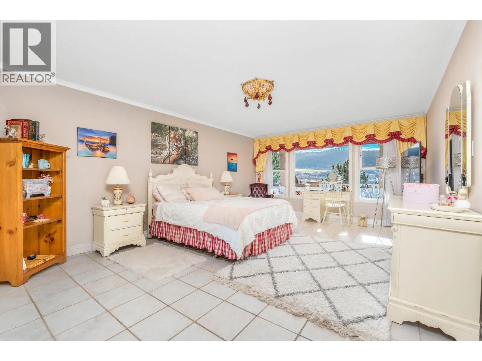 7504 Kennedy Lane. Vernon, British Columbia