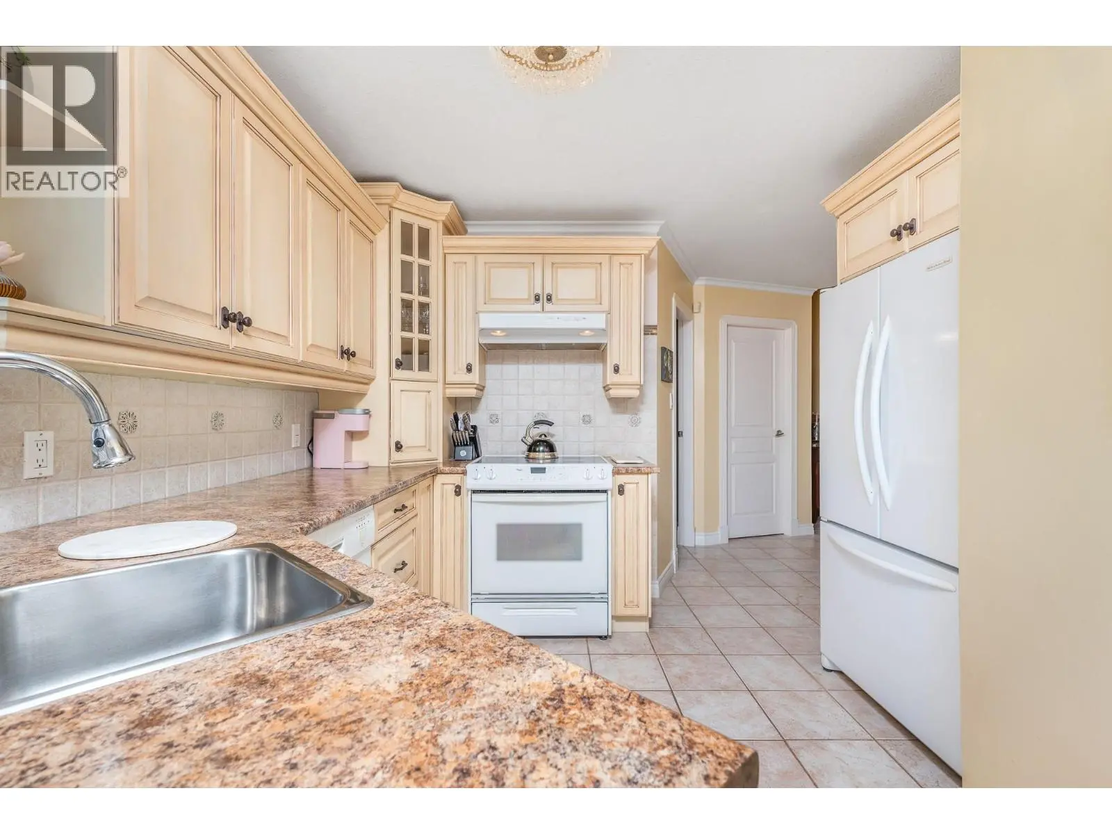 7504 Kennedy Lane. Vernon, British Columbia