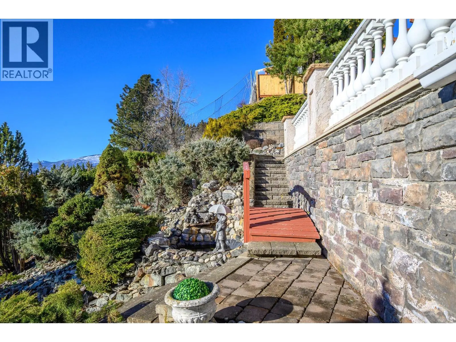 7504 Kennedy Lane. Vernon, British Columbia