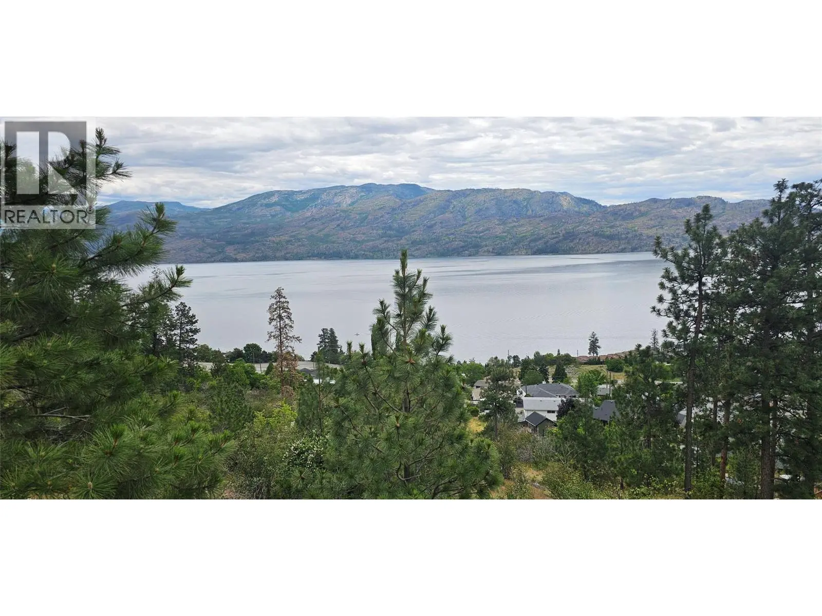5165 Macneill Court. Peachland, British Columbia