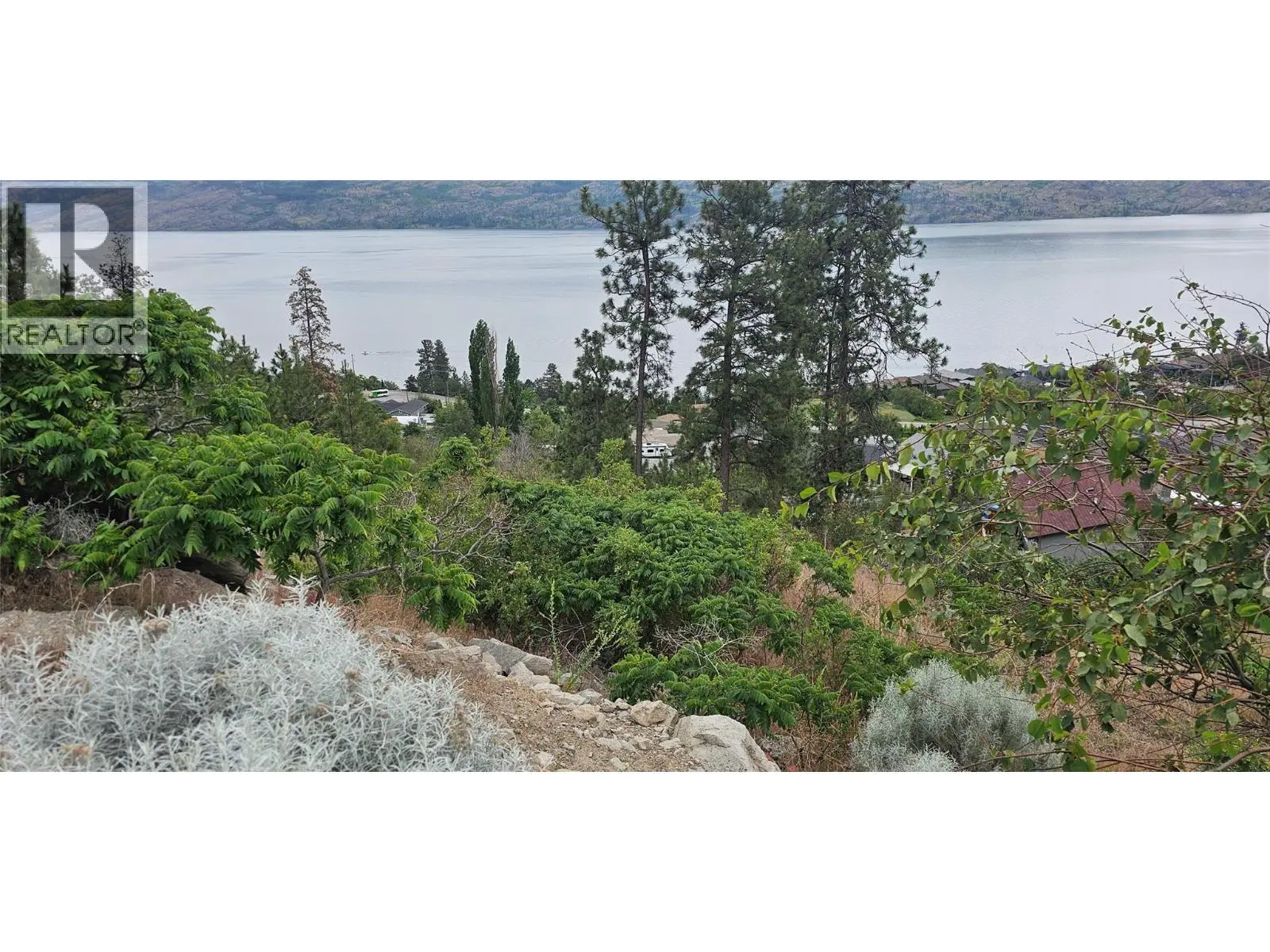 5165 Macneill Court. Peachland, British Columbia