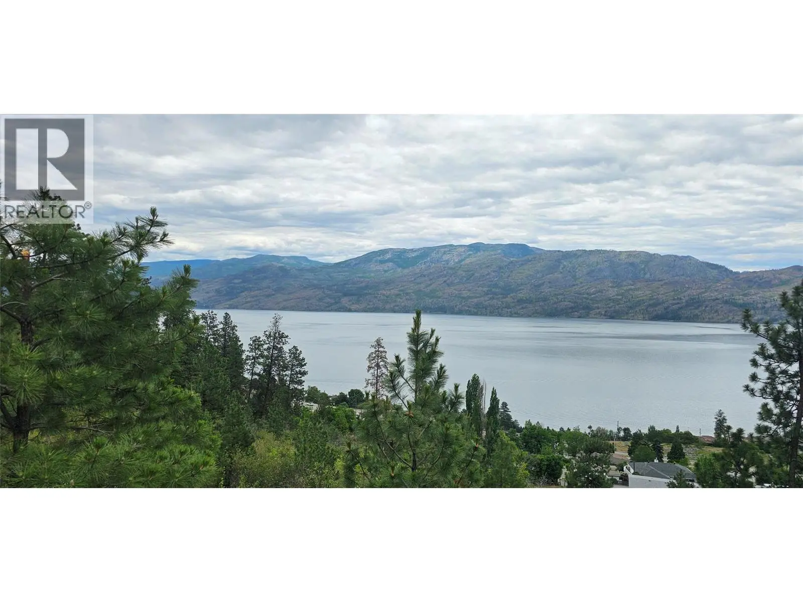 5165 Macneill Court. Peachland, British Columbia