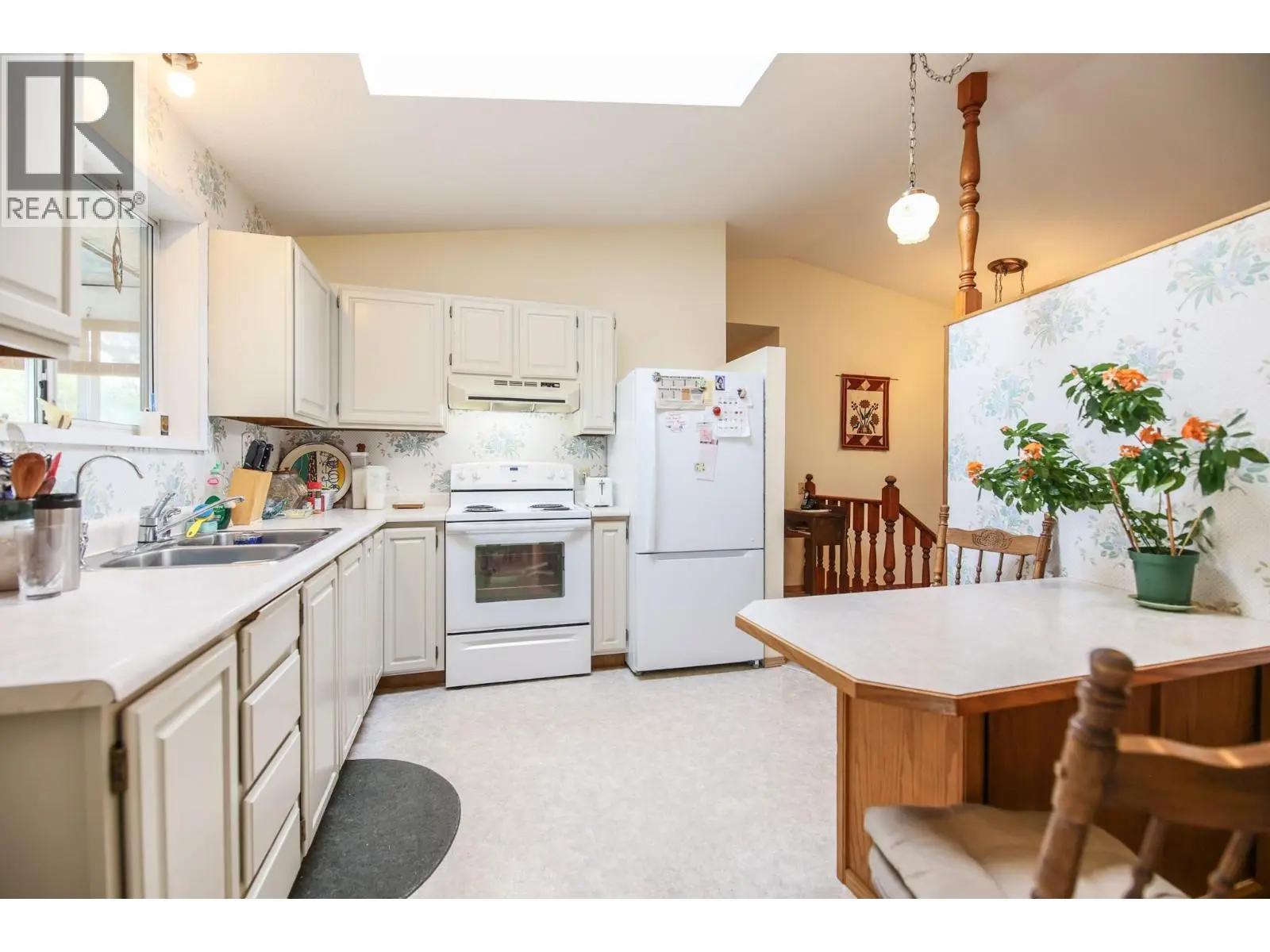 5 Mcintosh Court. Osoyoos, British Columbia