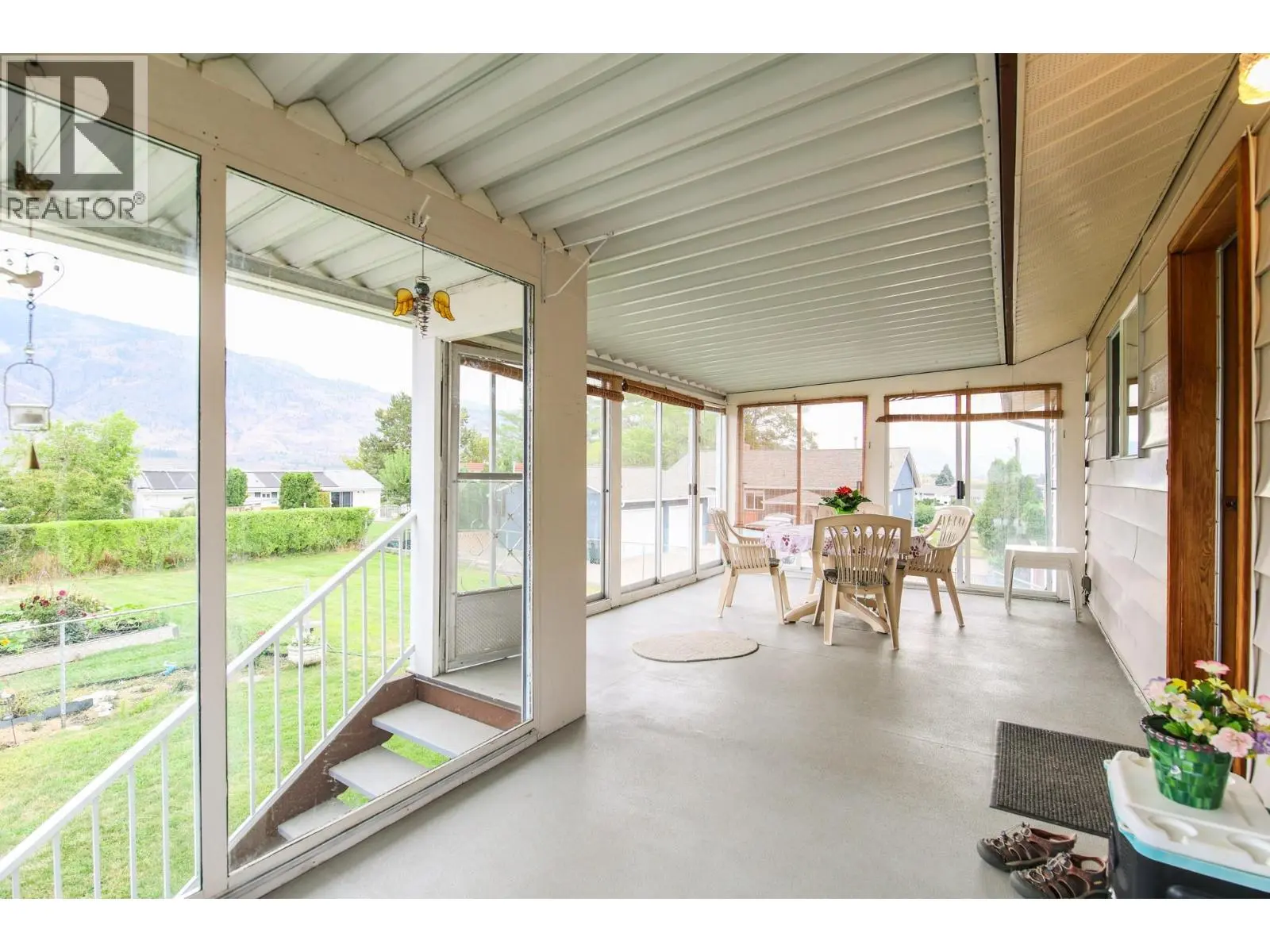 5 Mcintosh Court. Osoyoos, British Columbia