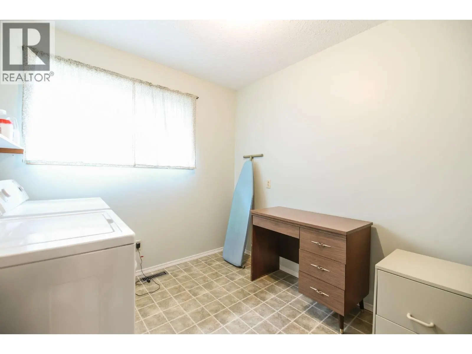 5 Mcintosh Court. Osoyoos, British Columbia