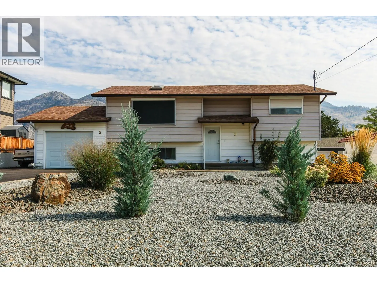 5 Mcintosh Court. Osoyoos, British Columbia