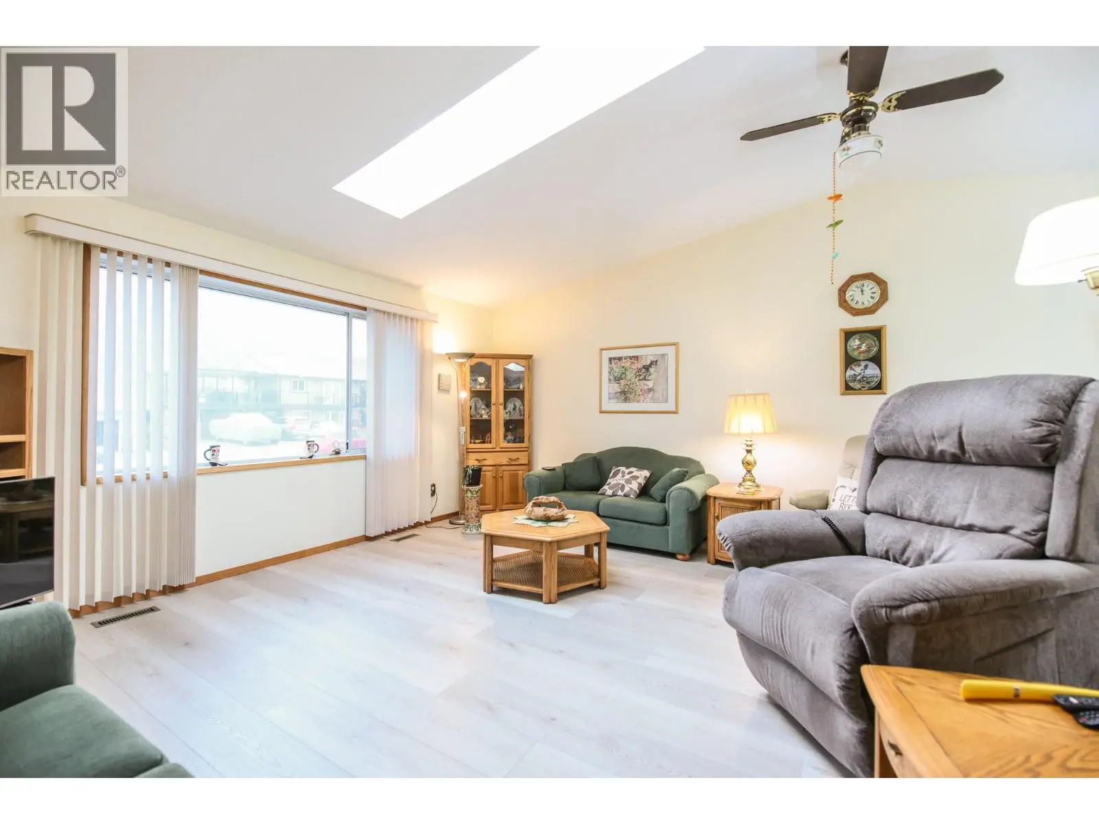 5 Mcintosh Court. Osoyoos, British Columbia
