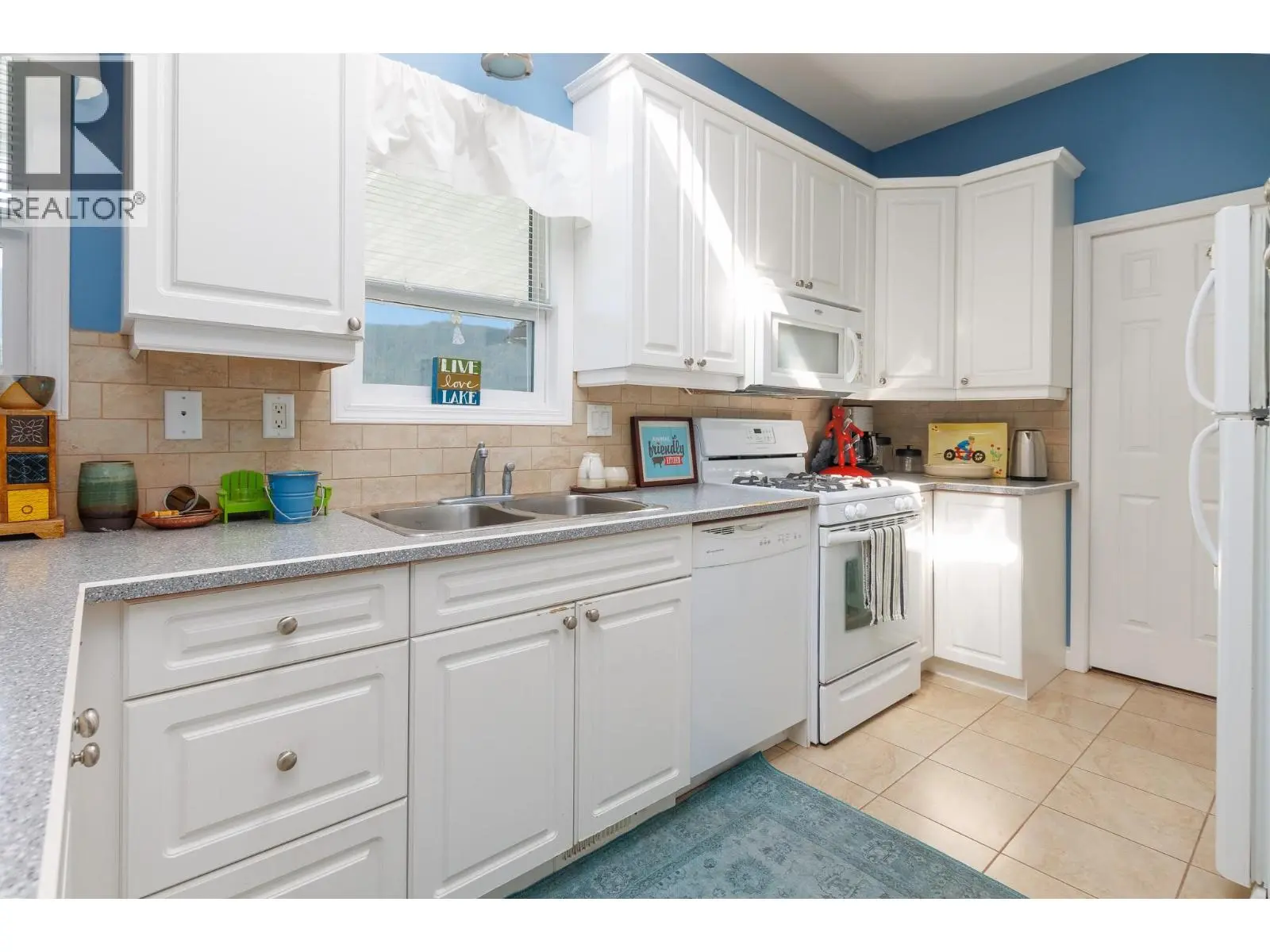 9032 Swanson Road Unit# 2. Swansea Point, British Columbia