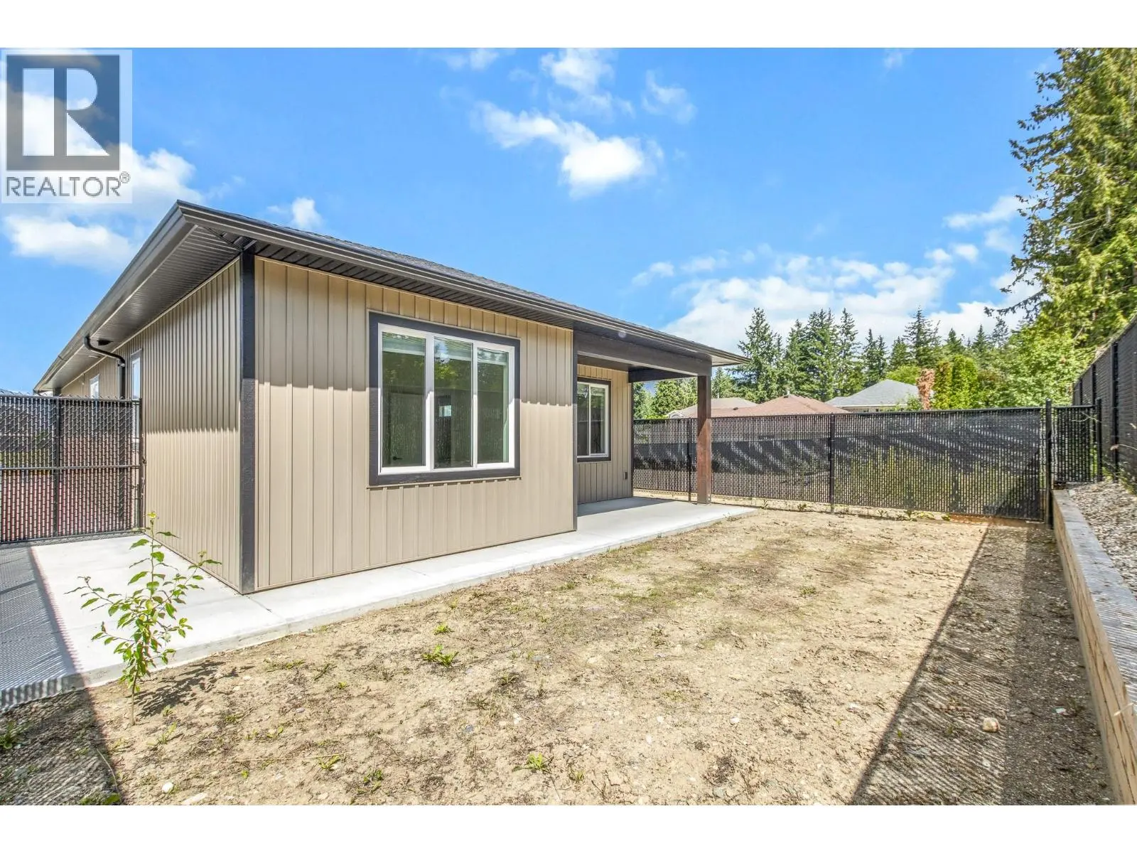 2374 6 Avenue Se. Salmon Arm, British Columbia