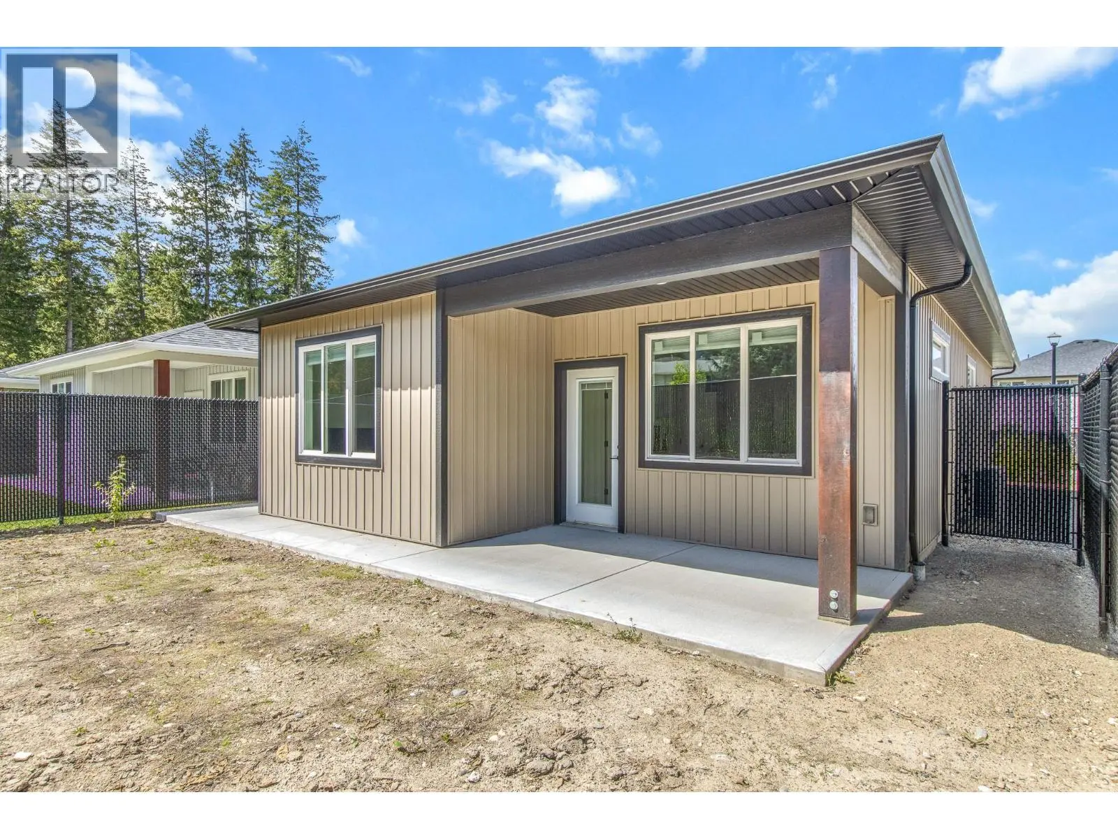 2374 6 Avenue Se. Salmon Arm, British Columbia