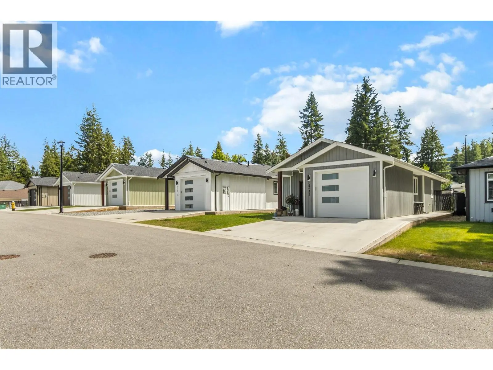 2374 6 Avenue Se. Salmon Arm, British Columbia