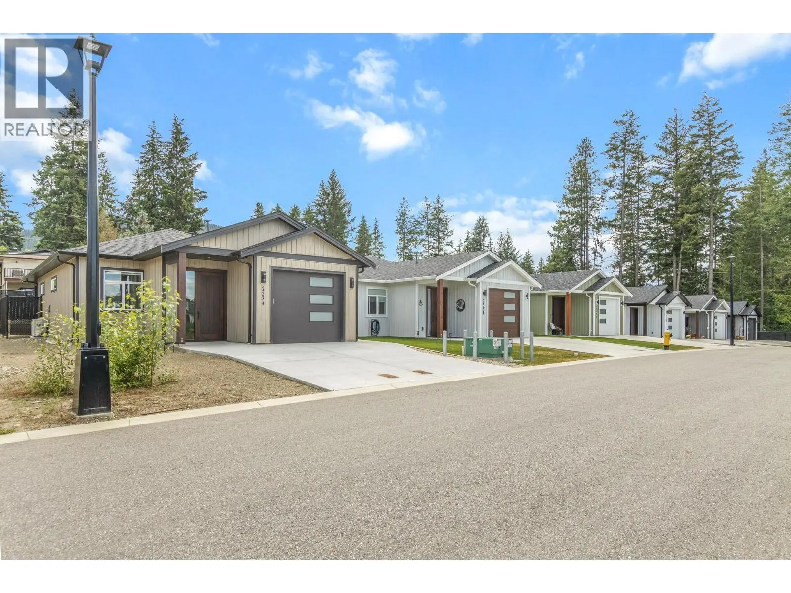 2374 6 Avenue Se. Salmon Arm, British Columbia
