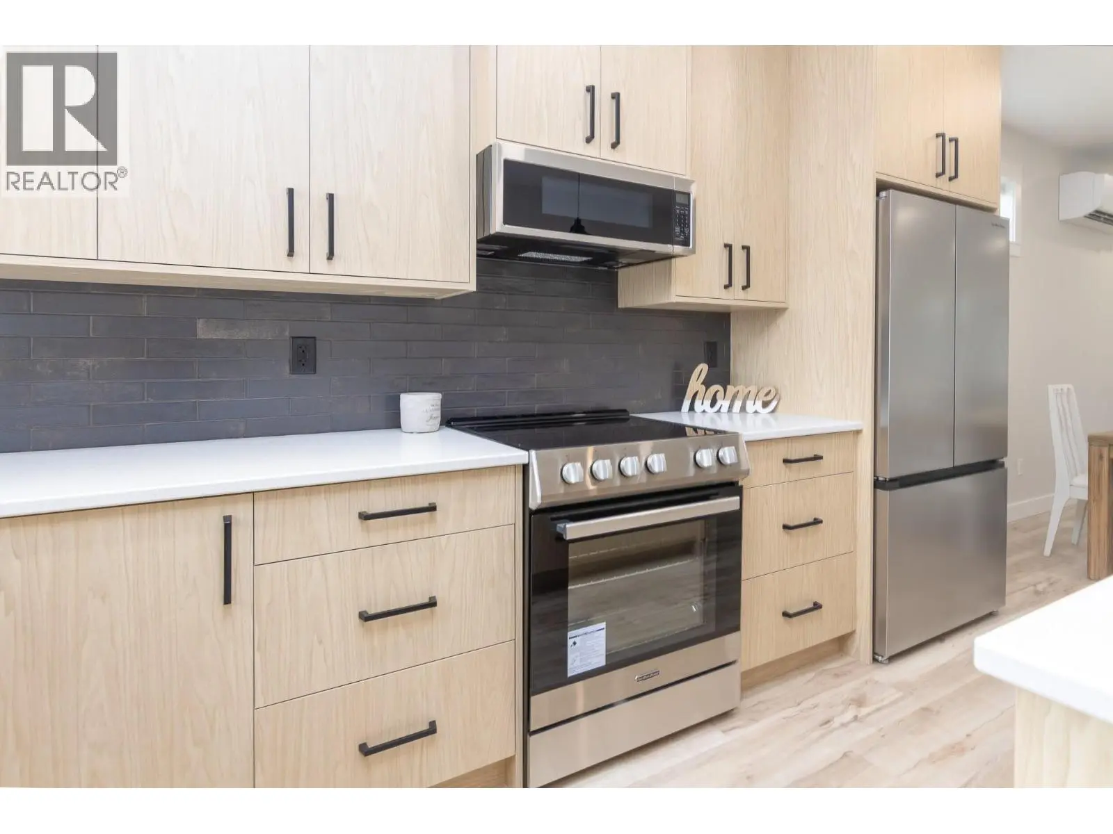 2374 6 Avenue Se. Salmon Arm, British Columbia