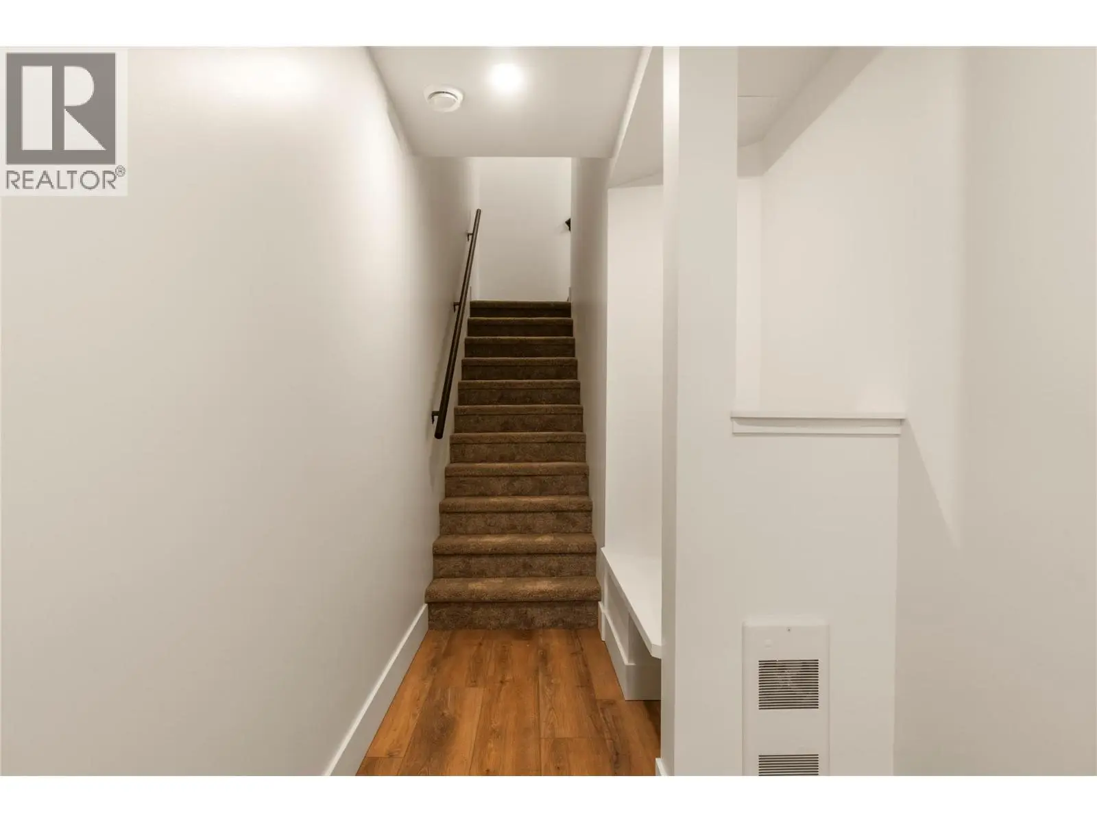 981 12 Street Se Unit# 37. Salmon Arm, British Columbia