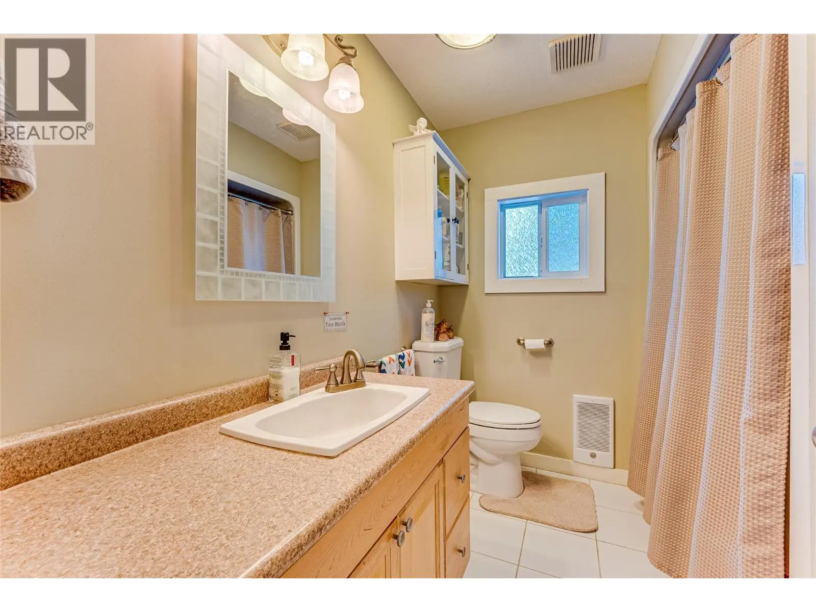 409 Hummingbird Avenue. Vernon, British Columbia