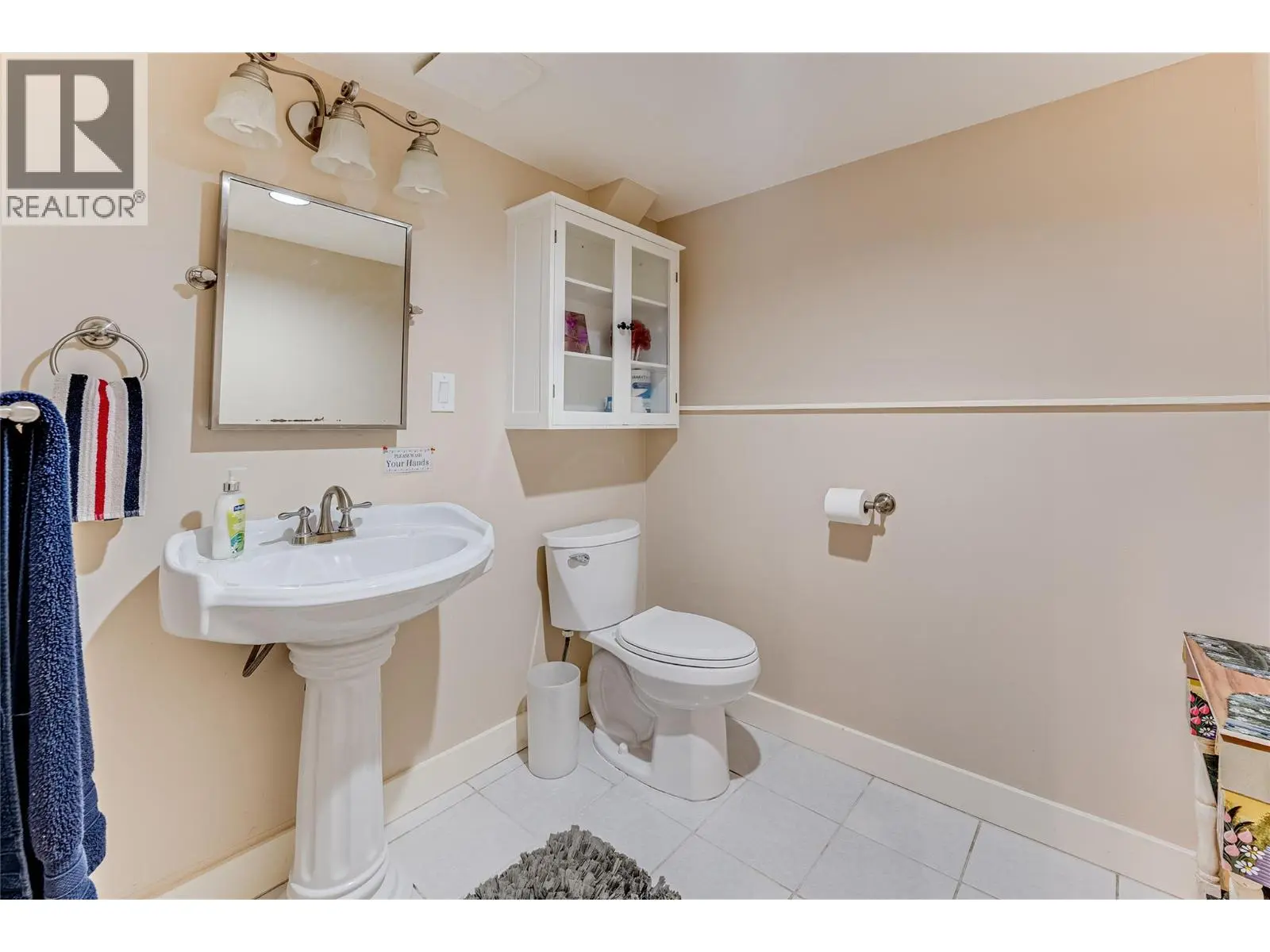 409 Hummingbird Avenue. Vernon, British Columbia