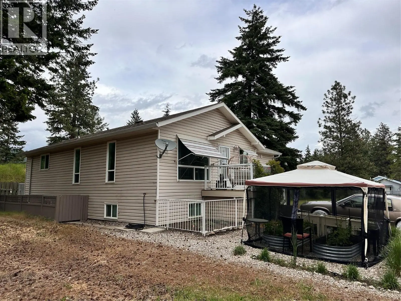 409 Hummingbird Avenue. Vernon, British Columbia