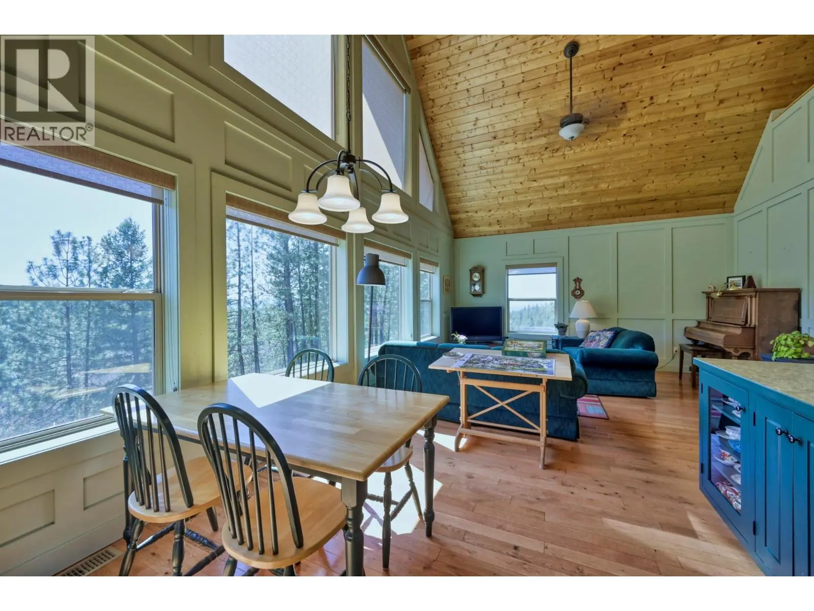 155 Cougar Court. Osoyoos, British Columbia