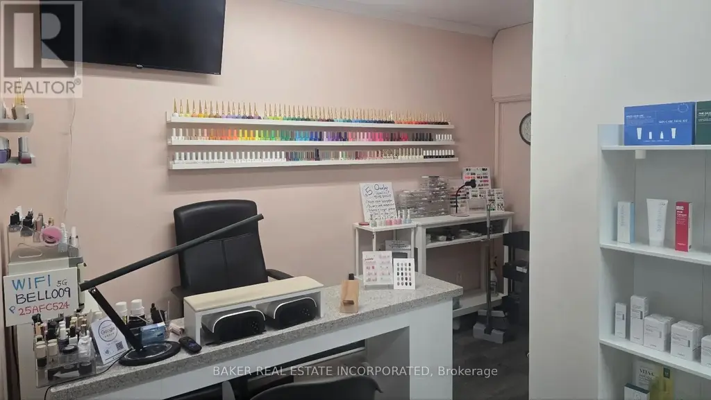 2nd Floor - 620 Bloor Street W, Toronto (Annex)