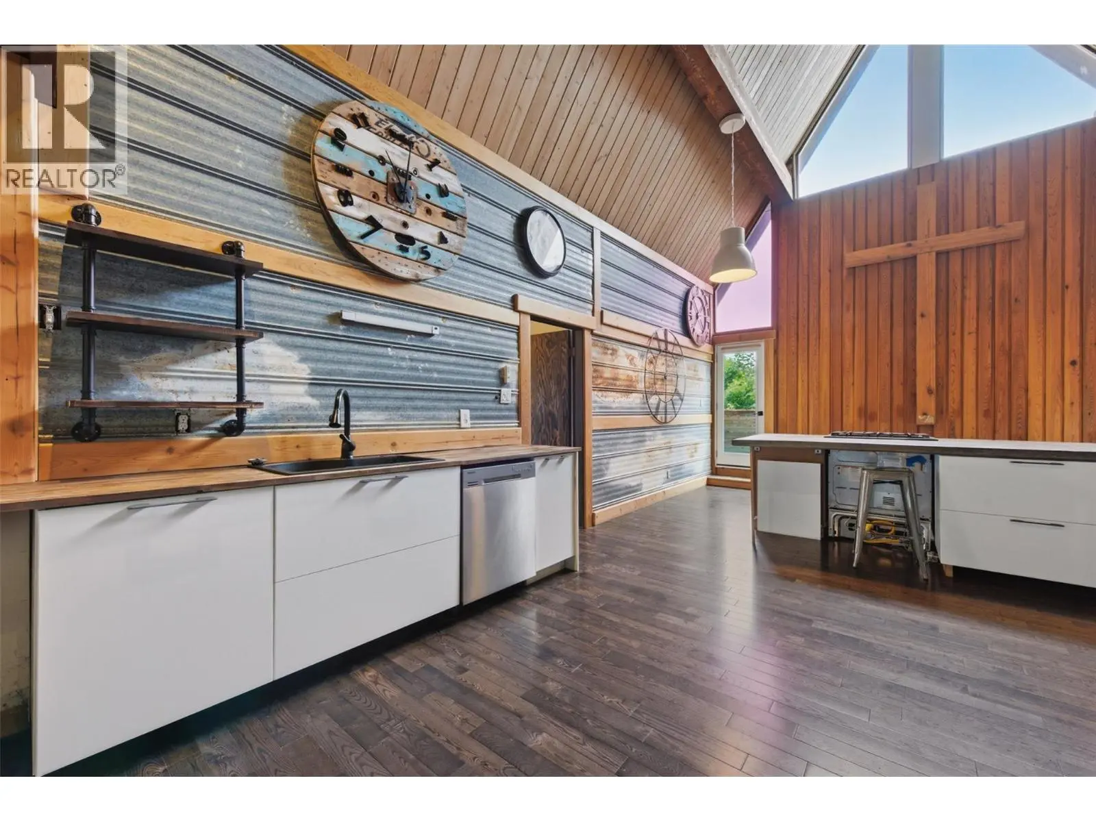2193 Park Avenue. Lumby, British Columbia