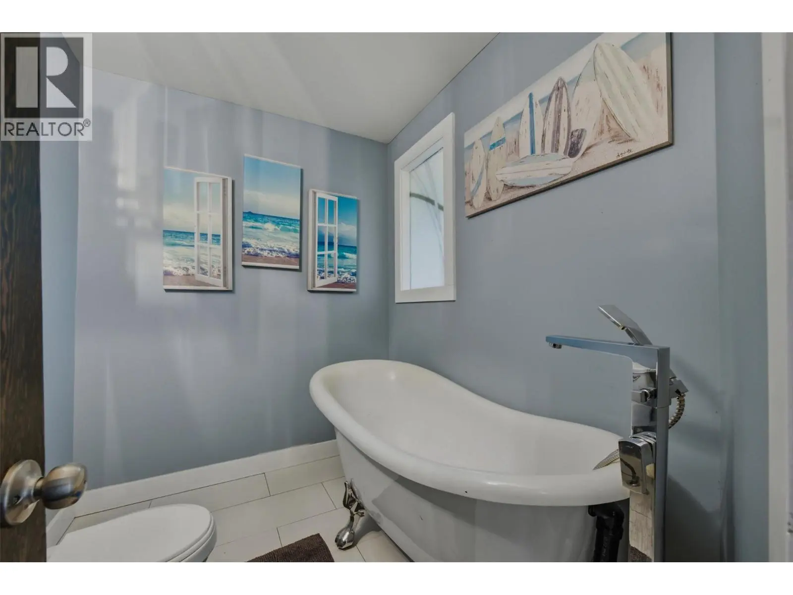 2193 Park Avenue. Lumby, British Columbia