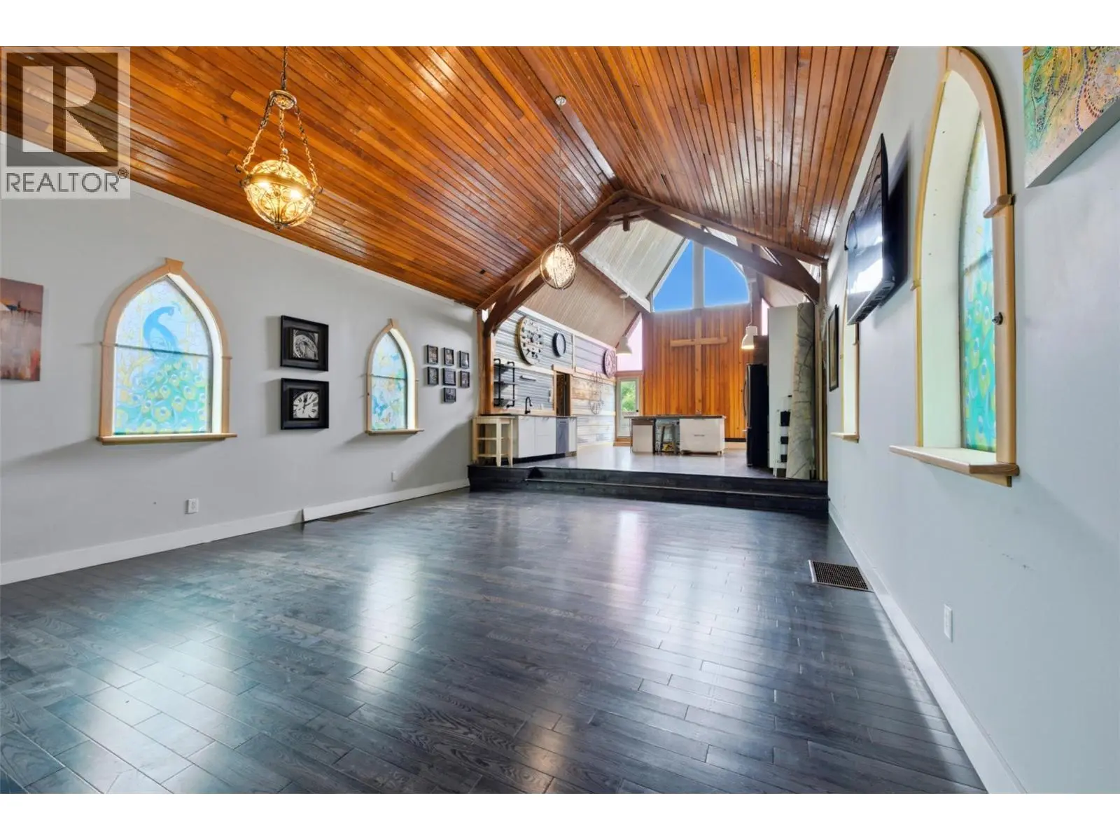 2193 Park Avenue. Lumby, British Columbia