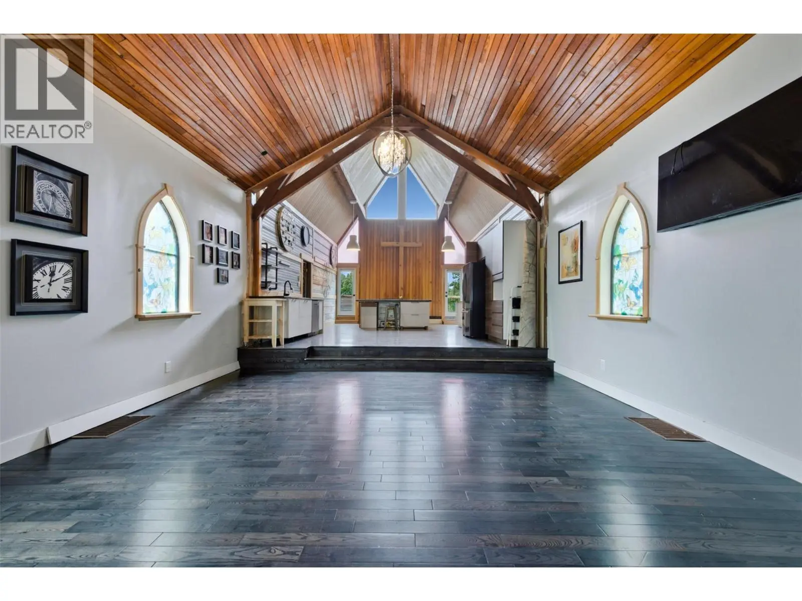 2193 Park Avenue. Lumby, British Columbia