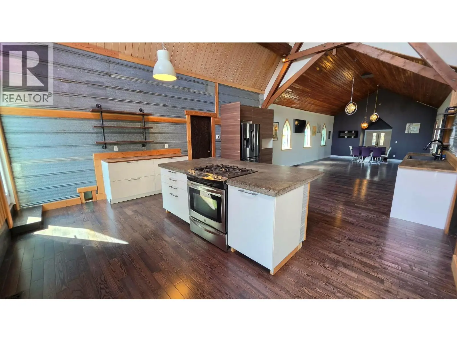 2193 Park Avenue. Lumby, British Columbia