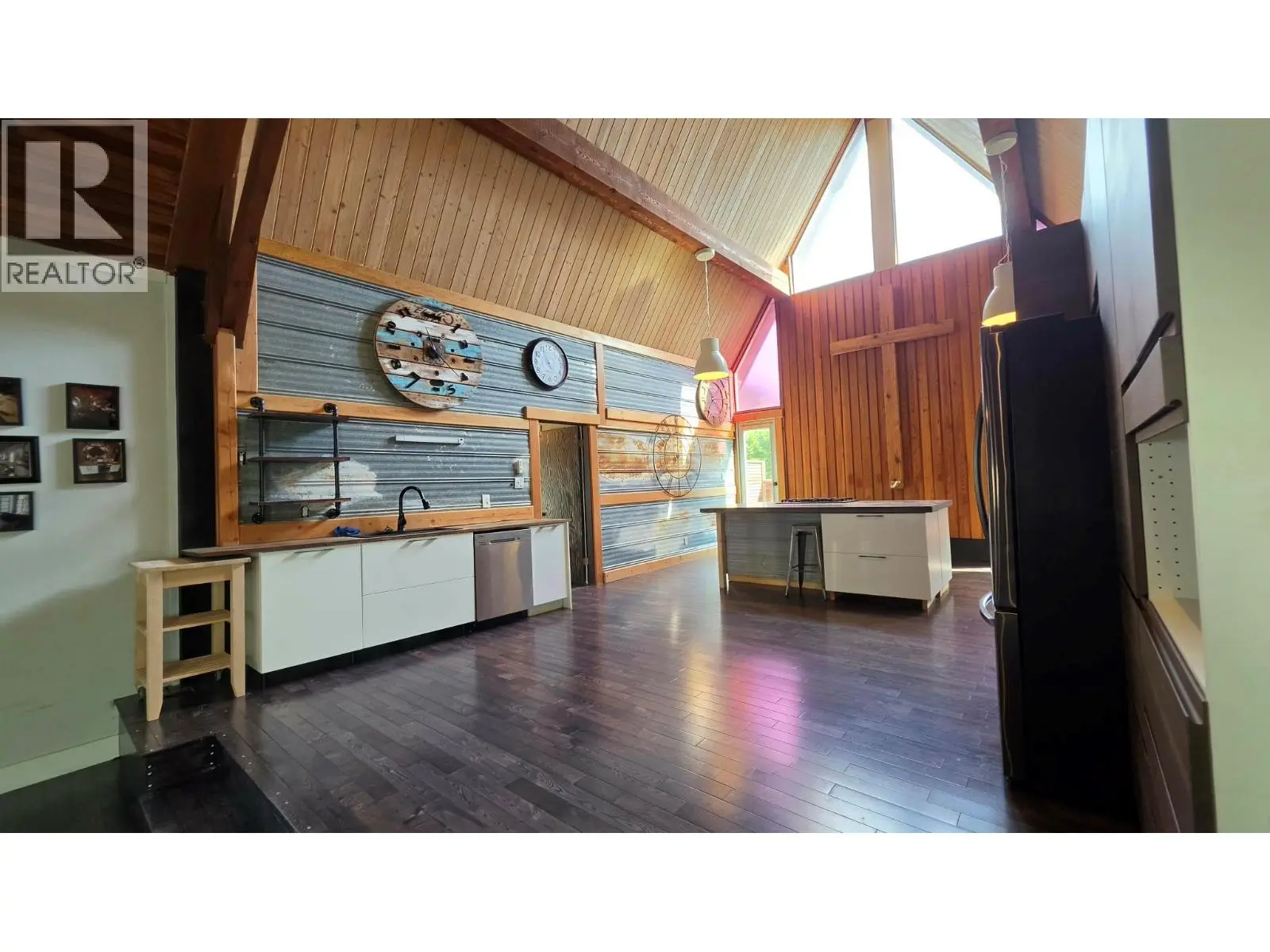 2193 Park Avenue. Lumby, British Columbia