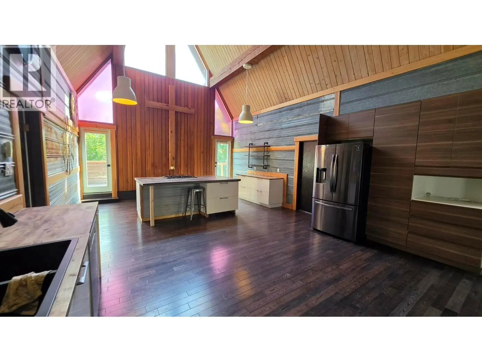 2193 Park Avenue. Lumby, British Columbia