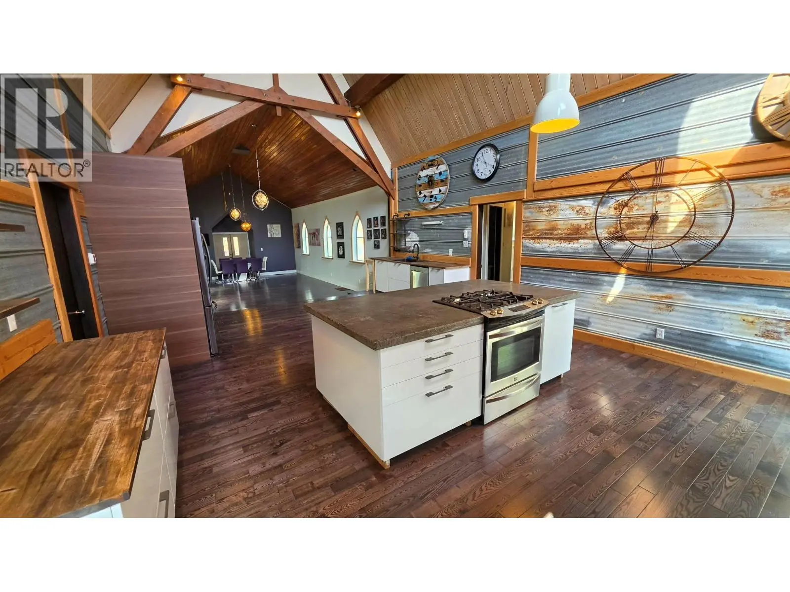 2193 Park Avenue. Lumby, British Columbia