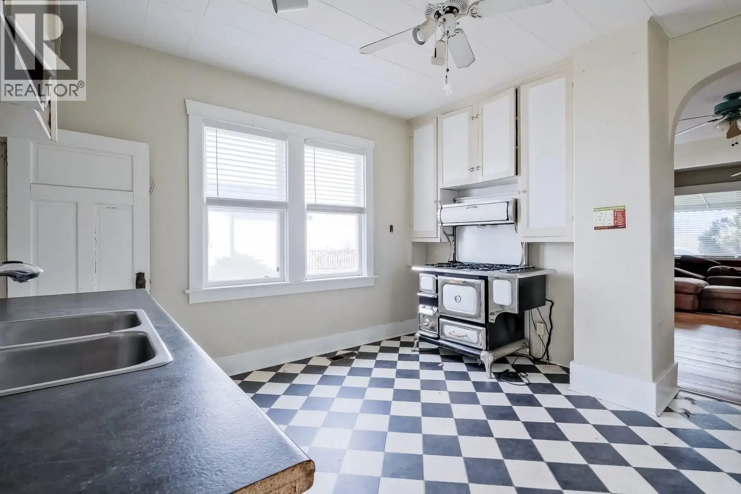 13218 Kelly Avenue. Summerland, British Columbia