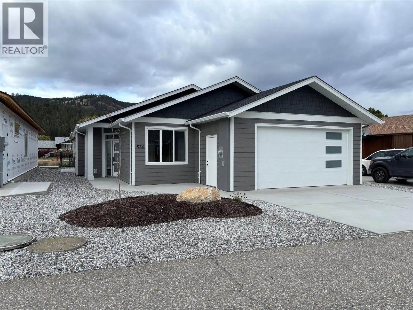 574 Meadowlark Avenue. Vernon, British Columbia